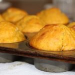 Muffin di farro integrale alla mela e cannella